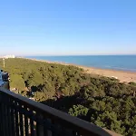 Spacious With Sea View Apartment