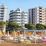Spacious With Sea View Apartment Lignano Sabbiadoro