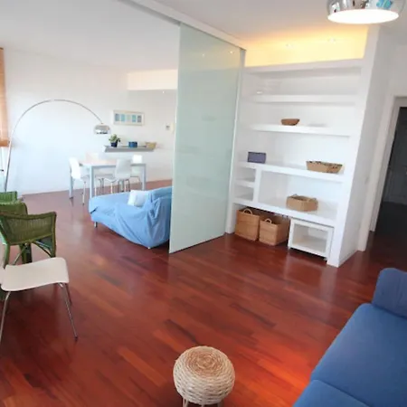 Apartment Spacious With Sea View