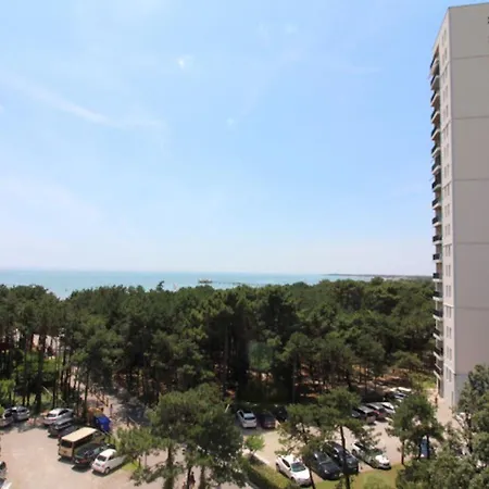 Spacious With Sea View Apartment Lignano Sabbiadoro