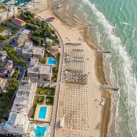 Spacious With Sea View Apartment Lignano Sabbiadoro
